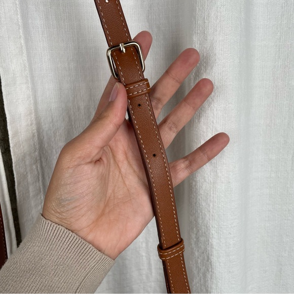 TOMMY BAHAMA- Small Flap Picnic Basket Crossbody Bag with Interchangeable Strap - Picture 7 of 7